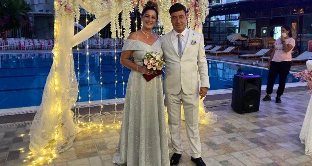Alanya'nın en büyük nikah organizasyonunu kendileri düzenledi
