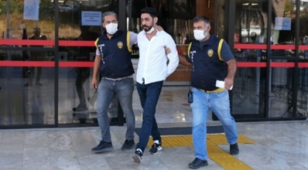 Alanya’da tartıştığı kişiye silah çekti, tutuklandı