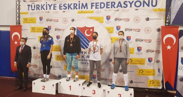 Alanyaspor Eskrim Takımı madalyalara ambargo koydu