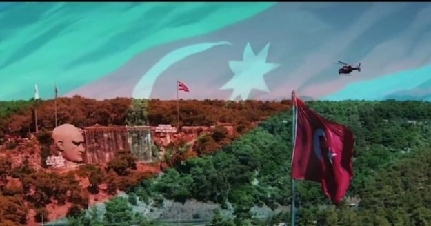 Antalya'da polisten Azerbaycan'a klipli destek