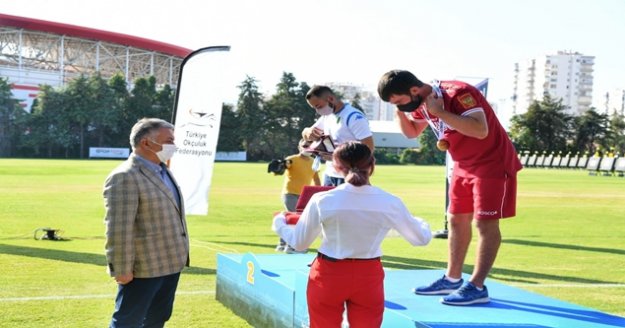 İlk uluslararası okçuluk yarışmasını başarıyla tamamlandı