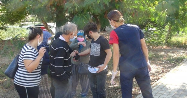 Oğlunun kaza yaptığını duyan anne olay yerinde gözyaşlarına boğludu