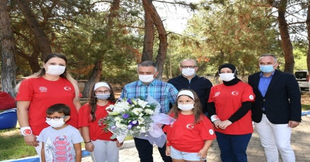 Vali Yazıcı, “Sağlık Çalışanları Anne ve Kız Kampı”na katıldı