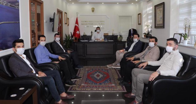 Ak Gençlik ziyaret turunda