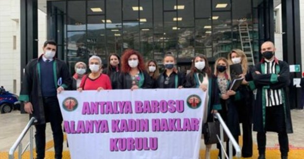 Alanya'da Avukatlardan 25 Kasım Açıklaması