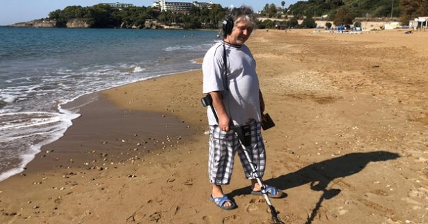 Alanya'da  define avcısının ‘yerli turist’ sitemi