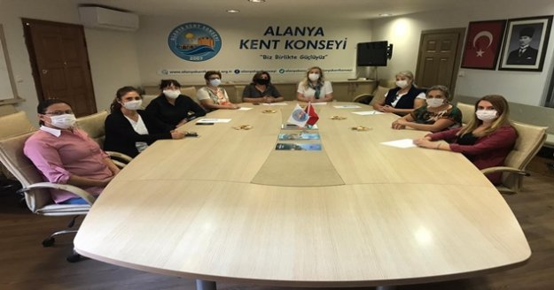 Alanya'da kadın meclisi toplandı