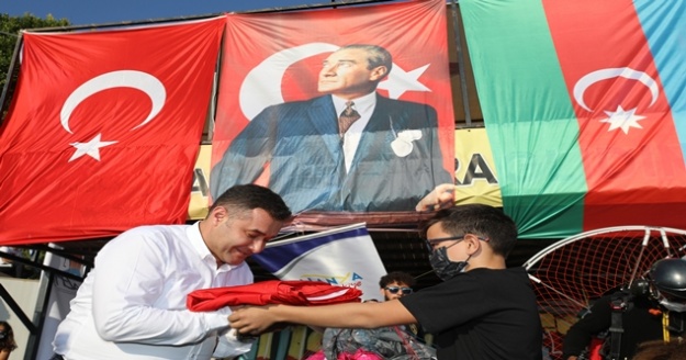 Alanya'da yamaç paraşütçüleri 'Gardaş' için havalandı