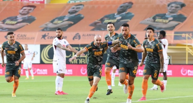 Alanyaspor 1 puana razı oldu