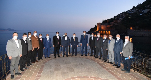 "Antalya'nın turizm gelirleri bakımından özel sorumluluğu var"