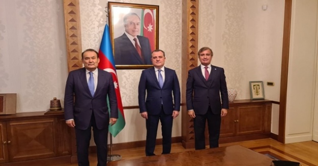 Azerbaycan'a Dev Destek