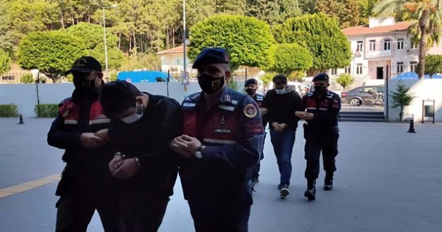 Çaldıkları inşaat malzemelerini hurdacıya satan şüpheliler yakalandı