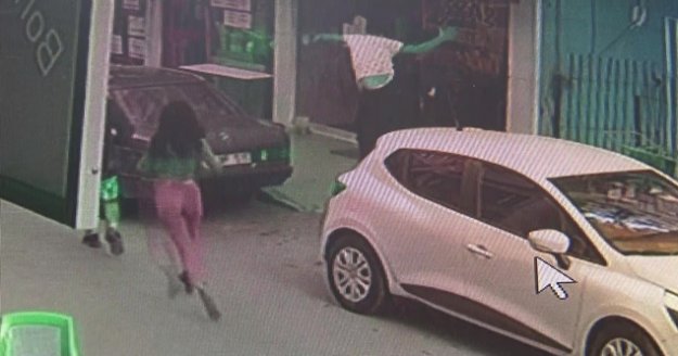 Kaçan hırsıza uçan tekme