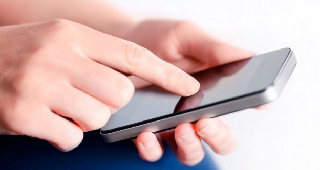 Kızı yaşındaki işçiye SMS attı, tazminatsız kovuldu