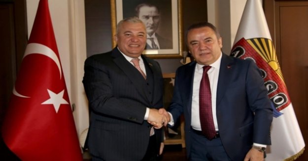 Şahin’den Başkan Böcek’e geçmiş olsun mesajı