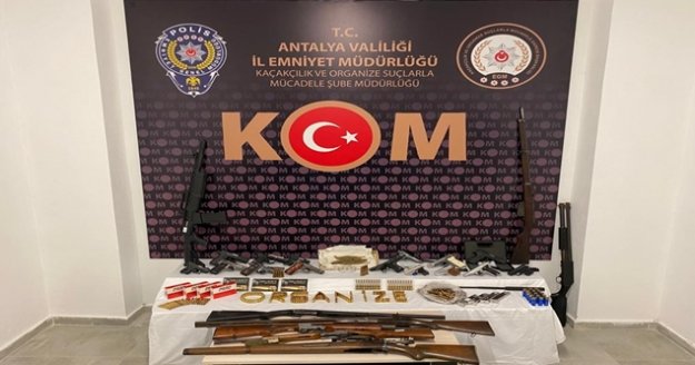 Silah kaçakçılarına operasyon: 10 gözaltı