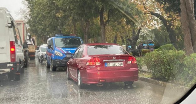 Alanya Belediyesi personeli Oba çayına düşerek hayatını kaybetti