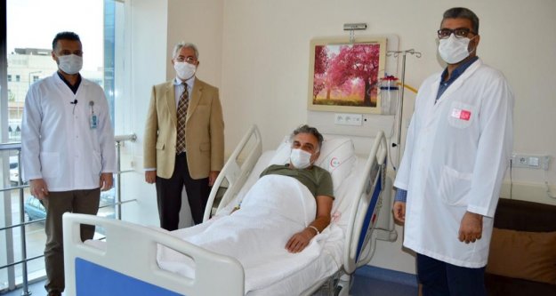 Alanya'da bir ilk! Ağız içinden alınan doku idrar yoluna nakledildi