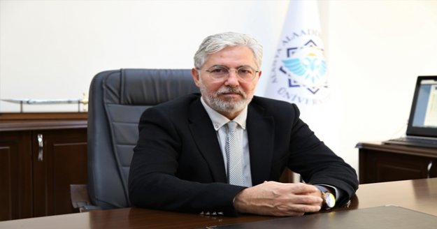 Alanya'da 'Karnım ağrıyor' diyerek gittiği hastanede karnından 7 kiloluk kitle çıktı