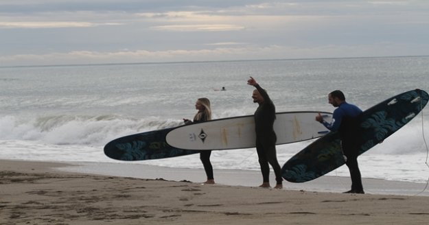 Alanya’da dev dalgalarda sörf keyfi