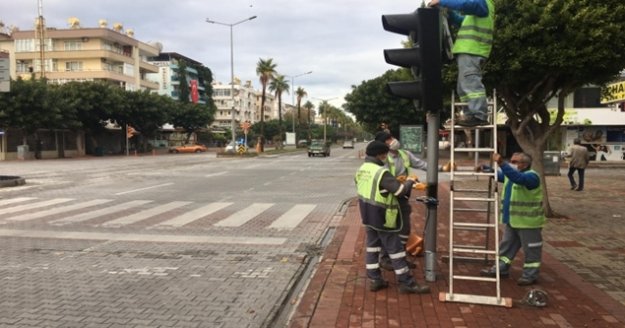 Alanya’daki sinyalizasyon üniteleri yenileniyor