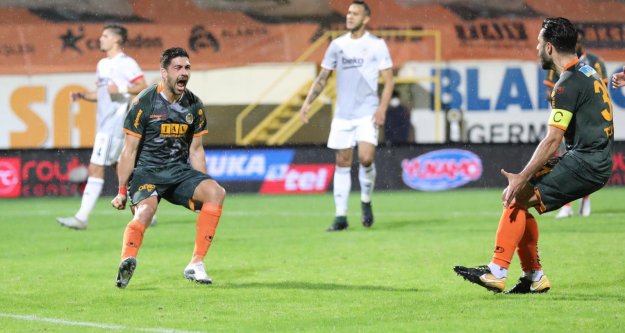 Alanyaspor Beşiktaş'ı yenip 3 puan farkla liderliğini sürdürdü