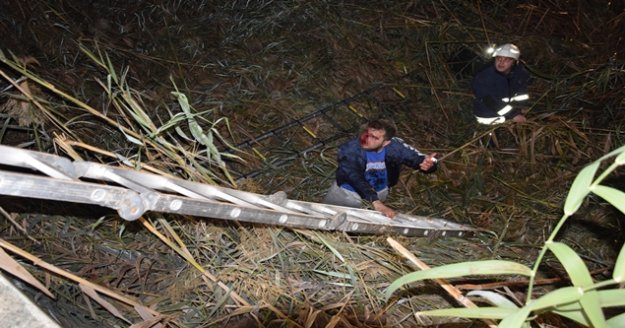 Alkol alıp dereye düştü, ekiplere 'Neden geç kurtardınız?' diyerek küfür etti