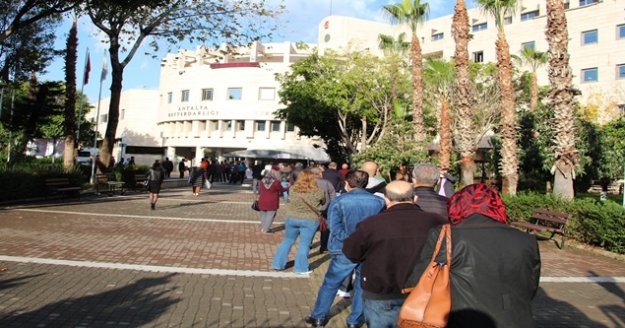 Antalya'da yapılandırma kuyruğu