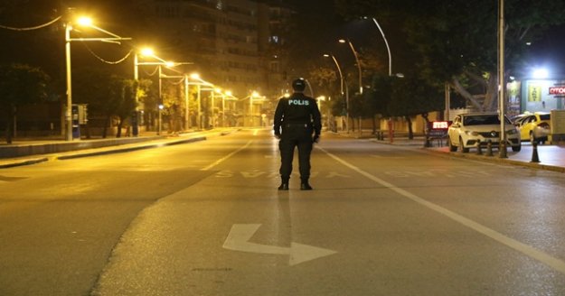 Kısıtlamayla birlikte sokaklar sessizliğe büründü