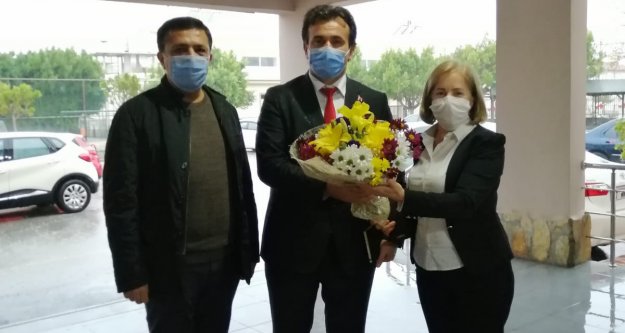Müdür Yılmaz'a Girenes'te çiçekli karşılama