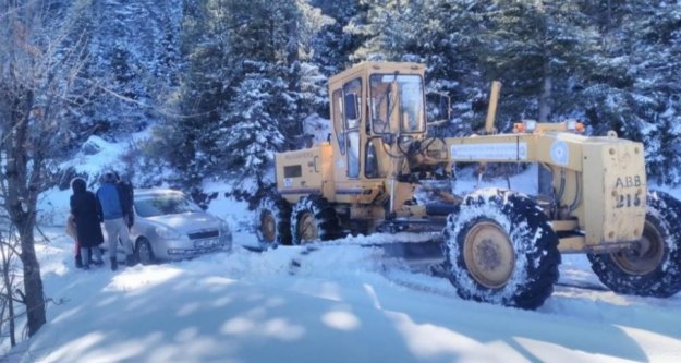 Alanya'da kar ve heyelandan kapanan yollar açıldı