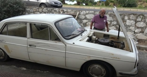Alanya’da Anadol marka aracına 46 yıldır gözü gibi bakıyor