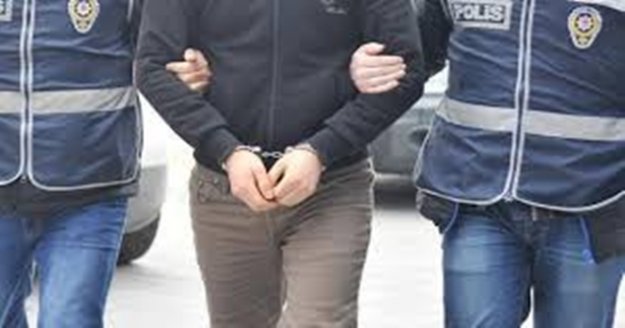 Alanya’da eşini bıçaklayan koca polis tarafından yakalandı