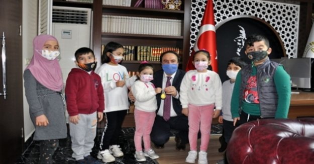 Alanya’da minik gönüllerden kocaman yardım