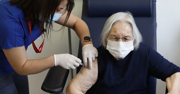 Covid-19 aşısında 80 yaş aşılaması başladı