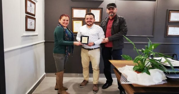 DEMKOD’dan vefaya plaket