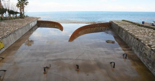 Denizlerdeki plastik atıklara ‘Atık tutucu ‘ çözümü