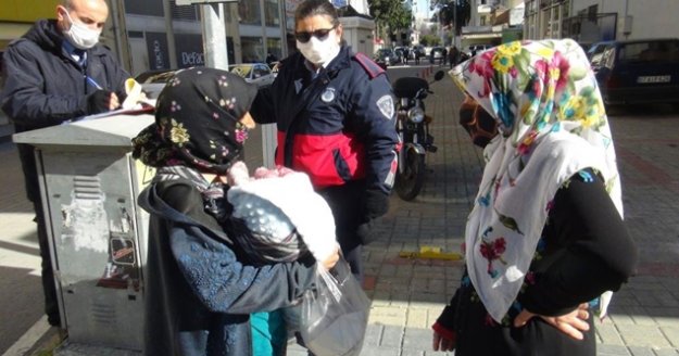 Dondurucu soğukta 10 günlük bebeğiyle dilenirken yakalandı, pişkinliğiyle 'Pes' dedirtti