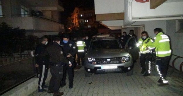 Kısıtlama saatinde polisten kaçıp 15 bin lira ceza yediler