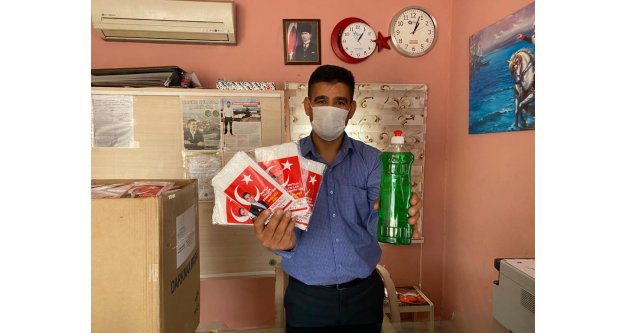 Muhtarlık maaşıyla mahalleye maske ve deterjan dağıttı