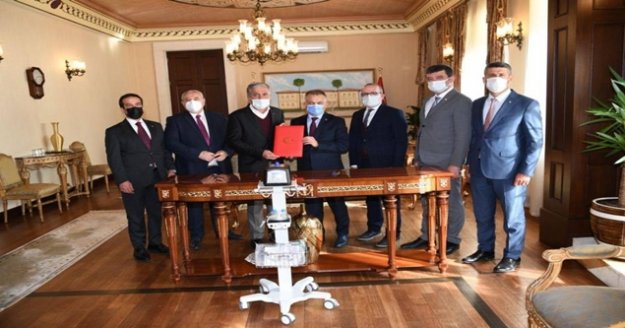 Oda ve borsalardan Sağlık Müdürlüğü'ne 20 adet solunum cihazı desteği