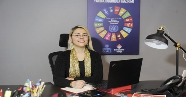 Öğrencileri uyardı 'Yarıyıl tatilinde kitaplardan uzak kalmayalım'