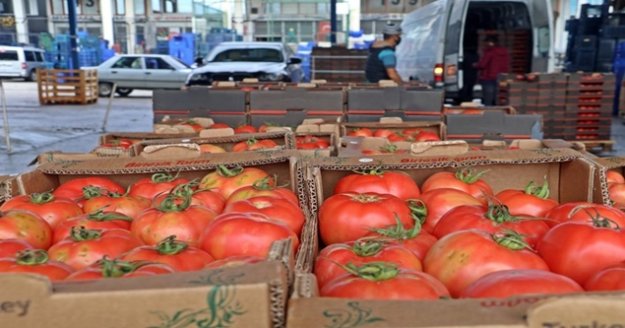 Sebze ve meyvede üretim düştü, ciro arttı