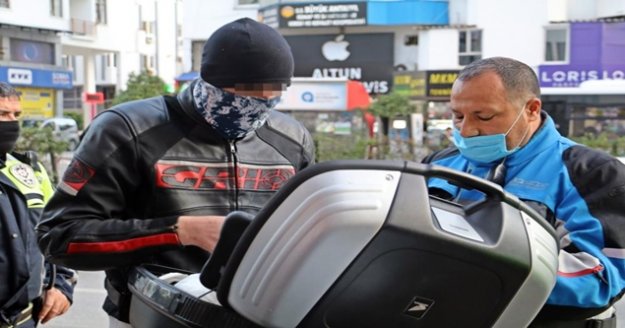 Sivil trafik polisinin durdurduğu motosikletli alkollü çıktı