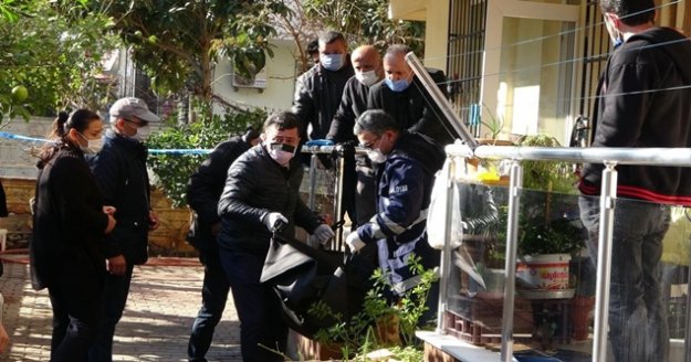 Yaşlı kadını altın ve parası vardır diye öldürmüşler