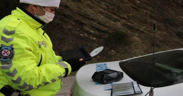 Yurt genelinde yük taşıyan araçlara yönelik denetimler gerçekleştirildi