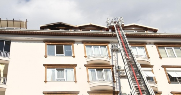 Alanya'da apartmanda yangın paniği