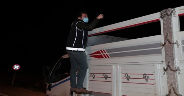 Aranan şahıs ve göçmen kaçakçılığı uygulaması