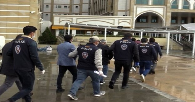 Bilişim suçlarından hapis cezası ile aranan 4 kişi yakalandı