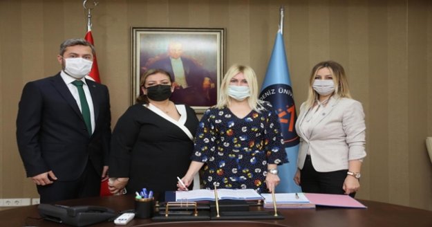 Akdeniz Üniversitesi Erasmus belgesini tam puan ile aldı